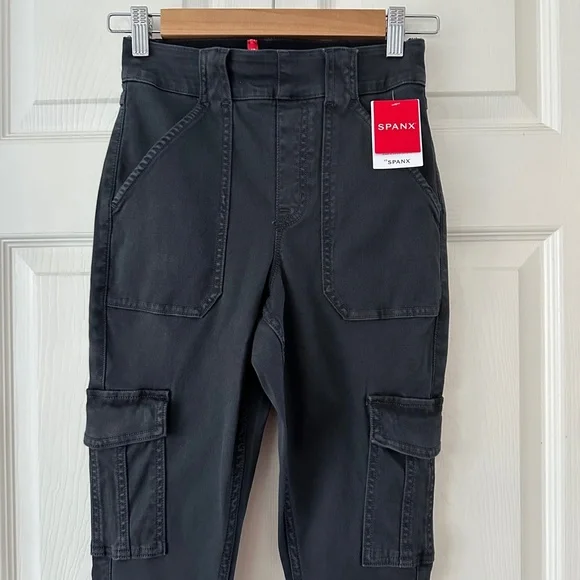 SPANX Black Ankle Cargo Leggings - Picture 5 of 16